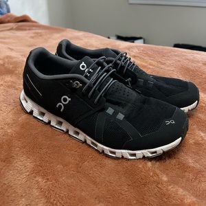 black on cloud running
